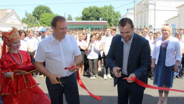 Сергей Мясищев принял участие в церемонии открытия малобюджетного спортивного комплекса шаговой доступности