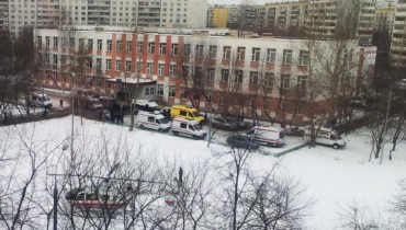 Преподаватель московской школы и полицейский погибли от рук вооруженного старшеклассника