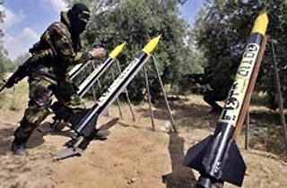 После похорон Шарона террористы обстреляли Израиль