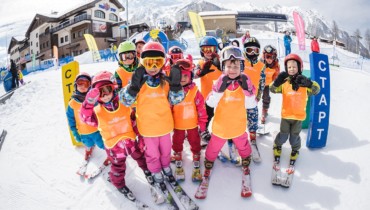 Малыши встают на лыжи