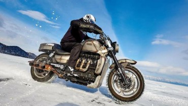 Краснодарская мото-команда из мастерской Power Laboratory проедет по льду Байкала