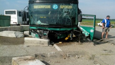 На Кубани разбился автобус с 30 пассажирами