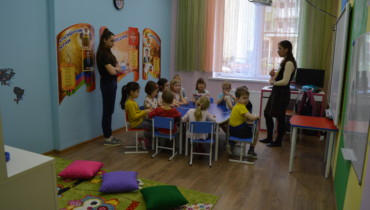 Куда определить малыша, если вам необходимо выходить на работу