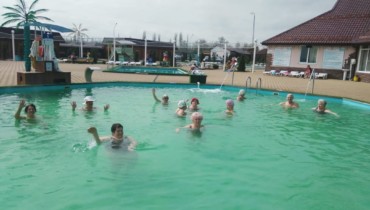 Депутат городской Думы Краснодара Владимир Копачев организовал пенсионерам поездку на горячие источники
