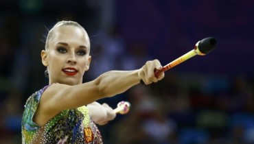 Рекордсменка Яна и другие герои