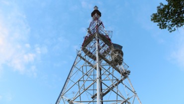 Подросток застрял на телебашне в Красноармейском районе