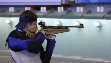 На старт выходили полиатлонисты