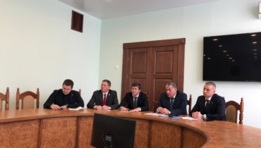Молодые депутаты приняли участие в заседании комитета городской Думы