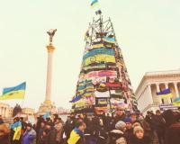 На елке Евромайдана в Киеве повесился 55-летний мужчина