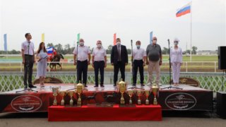 На Краснодарском ипподроме прошли скачки на приз губернатора Кубани и ЗСК