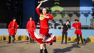 На Кубани впервые прошёл фестиваль традиционной казачьей культуры (фото, видео)