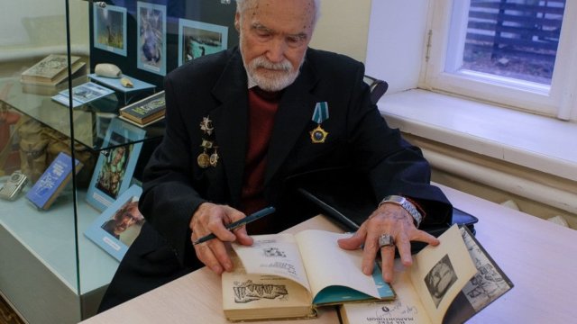 Пылинка в солдатской массе: в Краснодаре открылась выставка к 95-летию со дня рождения писателя Леонида Пасенюка