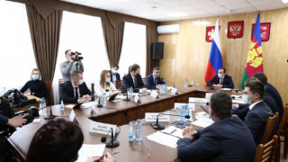 На Кубани обсудили новые краевые меры поддержки бизнеса в условиях санкций