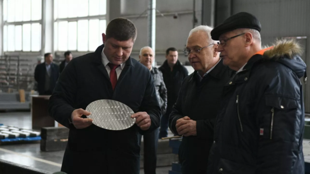 Андрей Алексеенко побывал на предприятии ООО «ЗЭСКМИ» в Краснодаре
