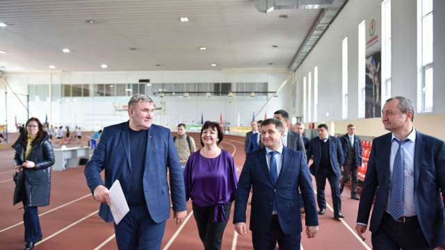 Вице-губернатор Кубани Александр Власов посетил спортивные объекты Славянского района