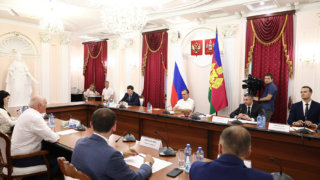 Глава Кубани Вениамин Кондратьев обсудил открытие завода батареек в Крымском районе с инвесторами