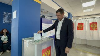 Евгений Первышов посетил один из избирательных участков Краснодара