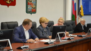 На планерке в Гордуме Краснодара обсудили выполнение наказов избирателей и систему транспорта