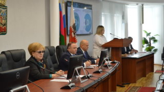 На планерке в Гордуме Краснодара обсудили реализацию госпрограмм и ремонт МКД