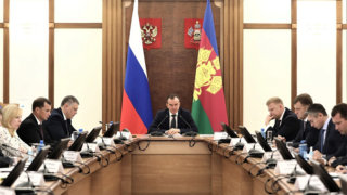 Рынок труда и призывную компанию обсудили в краевой администрации