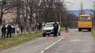 На трассе в Апшеронском районе автомобиль сбил 7-летнюю девочку