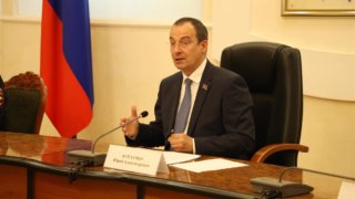 Юрий Бурлачко в День Конституции вручил паспорта юным россиянам