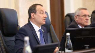 Очередная сессия ЗСК стартовала с принятия законопроекта о постинтернатном сопровождении сирот