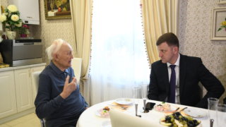 Глава Краснодара поздравил со столетием учёного и ветерана Валентина Колбикова