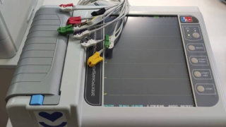 В Брюховецкой ЦРБ установили новый Электрокардиограф