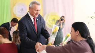 Жёны и матери военнослужащих посетили мероприятие «Единой России» 8 марта