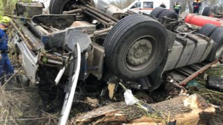 Полиция проводит проверку по факту ДТП с грузовиком на автодороге «Краснодар-Ейск» 