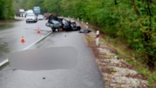 Полиция устанавливает обстоятельства ДТП, в ходе которого погибли два человека