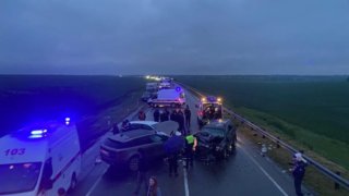 В Кавказском районе Краснодарского края произошло ДТП с участием 3-х автомобилей