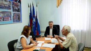 Депутат Заксобрания Игорь Брагарник провёл встречу с гражданами
