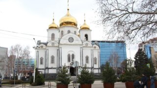 В День семьи, любви и верности в Краснодаре свои отношения узаконят 160 пар