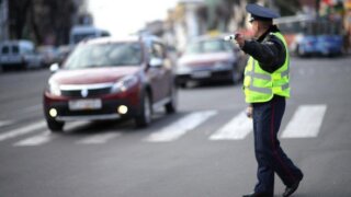 Евгений Наумов поздравил сотрудников ГИБДД с праздником