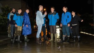 Ночью в Сочи расчисткой дорог занимались 50 человек и 15 единиц техники