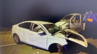 Один человек погиб и четверо отправились в больницу после ДТП с двумя грузовиками на Кубани