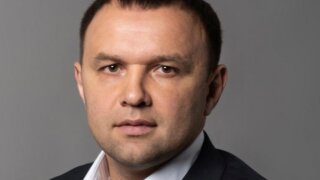 Депутат ЗСК передал школьникам из Краснодара и Запорожской области рюкзаки и канцелярские наборы