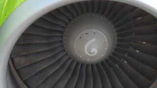 Самолёт, летевший из Сочи в Екатеринбург, совершил экстренную посадку в Минводах