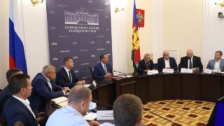 Председатель ЗСК провел первое в новом парламентском году планерное совещание депутатов