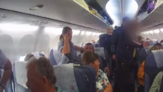 Пьяного дебошира, прилетевшего из Сочи, задержали в аэропорту Красноярска