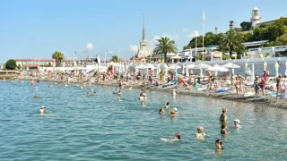 Власти Сочи по итогам 2023 года ожидают принять около 7,4 млн туристов
