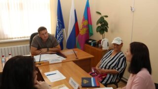 От Интернета до «Скорой помощи»: депутат Антон Толстопятов выслушал жителей села