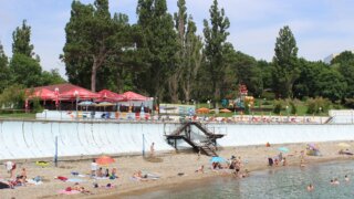 Антон Аверьянов вручил сертификаты на отдых на курортах Краснодарского края семьям мобилизованных