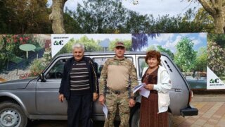 Семья из Сочи с помощью депутата ЗСК Невзоровой отправила бойцам «за ленточку»  автомобиль