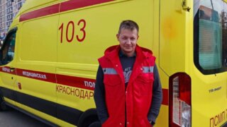 Водитель «Скорой помощи» в Краснодаре спас детей, провалившихся в люк