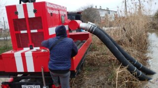 Людей эвакуировали в Славянске-на-Кубани из-за потопа в домах