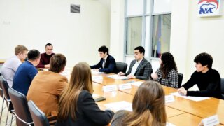 О проекте «Встреча с лидером» молодежи рассказал депутат ЗСК Виктор Тепляков