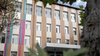 Депутат ЗСК Невзорова лично контролировала работы по капремонту в школе Сочи